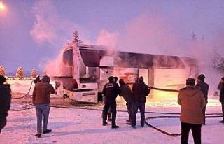 İşçileri taşıyan servis otobüsünde yangın