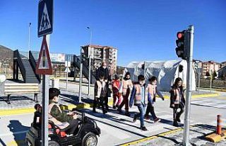 Isparta’da minik öğrenciler trafik kurallarını...
