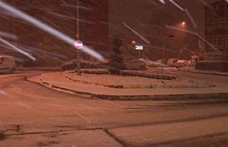 İstanbul Anadolu yakasında gece saatlerinde kar...