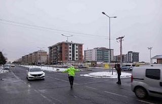 İstanbul’a giden araçlar geri çevriliyor