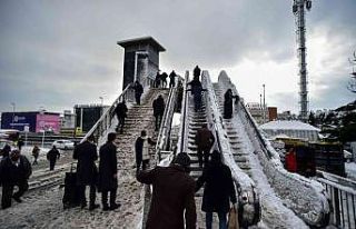 İstanbul’da yürüyen her şey dondu
