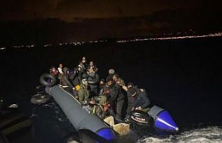 İzmir açıklarında 34 düzensiz göçmen kurtarıldı