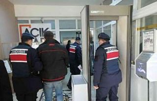 İzmir’de 10 yıl hapis cezası bulunan firari hükümlü...