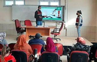 Jandarma ekiplerinden kadınlara narkotik eğitimi