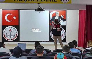 Jandarma kadınlara KADES’i anlattı