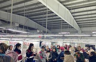Jandarma tekstil işçisi kadınlara KADES’i anlattı