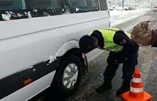 Jandarmadan kış lastiği denetimi
