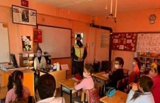 Jandarmadan öğrencilere trafik eğitimi