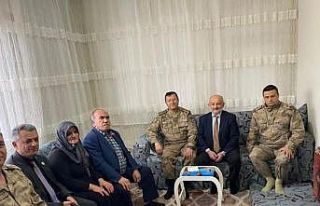 Jandarmadan şehit ailesine ziyaret