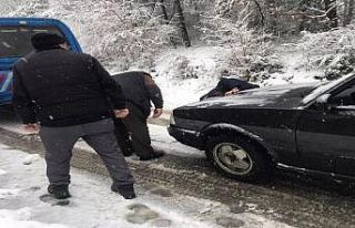 Jandarmadan vatandaşlara yardım eli