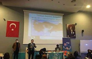 Japon uzmandan öğrencilere deprem eğitimi