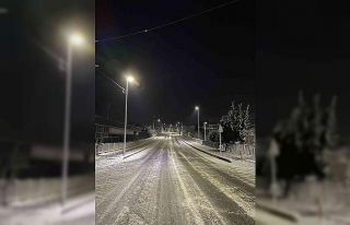 Japonya’da şiddetli kar ve buzlanma nedeniyle 215...