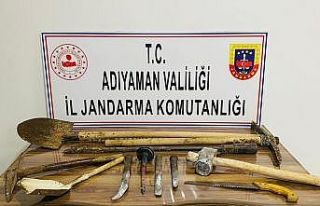 Kaçak kazı yapan 3 kişi gözaltına alındı