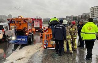 Kadıköy’de devrilen, İBB’ye bağlı kar küreme...