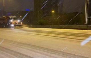 Kadıköy’de E-5 Karayolu beyaza büründü