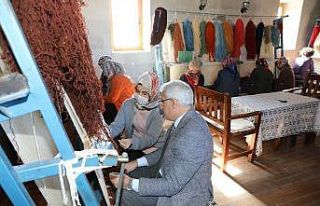 Kadınlar hem öğreniyor hem de ev ekonomilerine...