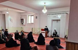 Kadınlara özel hatim programı düzenlendi