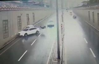 Kahramanmaraş’ta kendini araçların önüne atan...