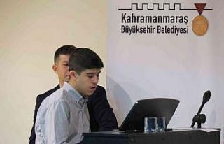 Kahramanmaraş’ta otizmli gençten piyano resitali