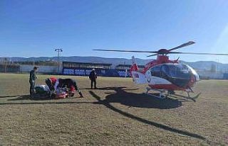 Kalp krizi geçiren yaşlı adamın yardımına ambulans...