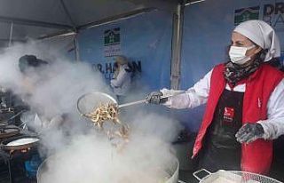 Kar altında hamsi festivali