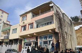 Kar, kombinin baca borusunu tıkadı: 5 kişilik aile...