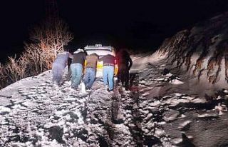 Kar nedeniyle mahsur kalan 6 kişiyi AFAD ve jandarma...