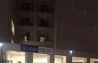 Kar nedeniyle yollar kapandı, yolcular öğrenci...