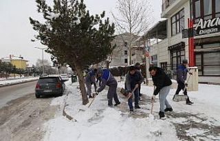 Kar temizleme çalışmaları devam ediyor