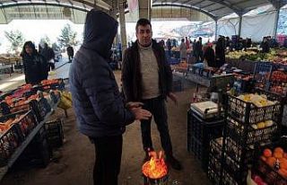 Kar yağdı, pazar yeri boş kaldı