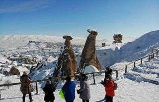 Kar yağışı Kapadokya’da kartpostallık görüntüler...