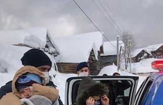 Kara saplanan araçlarını jandarma ve vatandaşlar...