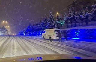 Karabük’te yoğun kar yağışı etkili oluyor