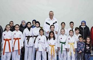 Karacabey, 7’den 77’ye sporu sevdiriyor