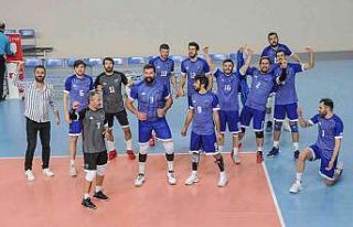 Karacabey Belediyespor voleybolda iddialı