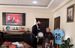 Karacasu’da hayırsevere teşekkür plaketi