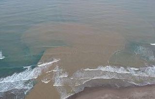 Karadeniz çamura büründü
