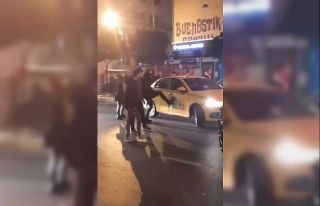 Karaköy’de yılbaşı gecesi taksiciye tekmeli...