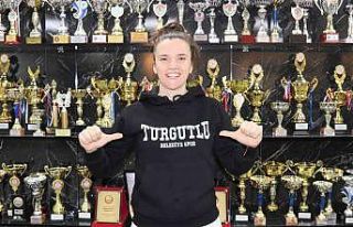 Kardelen Gezgin Turgutlu Belediyesi Kadın Basketbol’da
