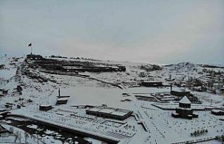 Kars tamamen beyaza büründü