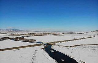 Kars’ta beyaz ile mavi büyülüyor