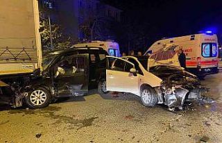Kartal’da 4 yol ağzında kaza: 2 yaralı