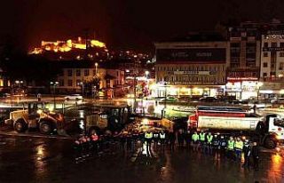 Kastamonu Belediyesi, 83 personel ve 24 iş makinesi...