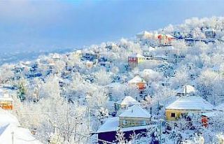Kavşit Köyü’nün karlı fotoğrafı yoğun ilgi...