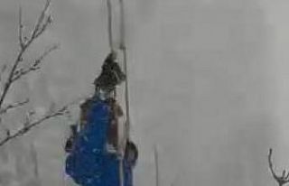 Kayak merkezinde telesiyejde mahsur kalan 6 kişi...