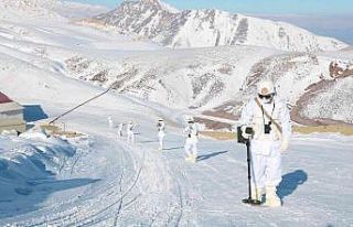 Kayak tutkunlarının güvenliği Mehmetçik’e emanet