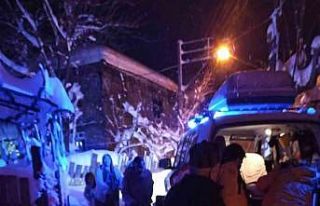 Kayarak düşün hastanın yardımına paletli ambulans...