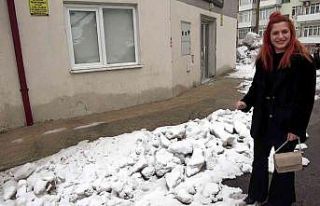 Kayarken duvara tosladığı anlar kameraya yansıdı