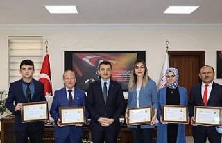 Kaymakam Bilici başarılı personelleri ödüllendirdi