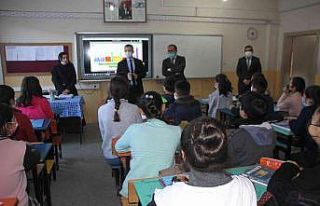 Kaymakam Demirer’den öğrencilere moral ziyareti